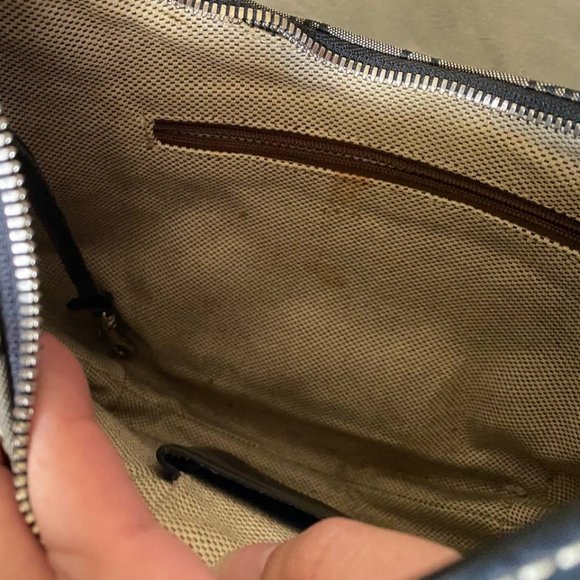 Dooney & Bourke Purse (Clean Up Project) (Bin 4) - Picture 4 of 7